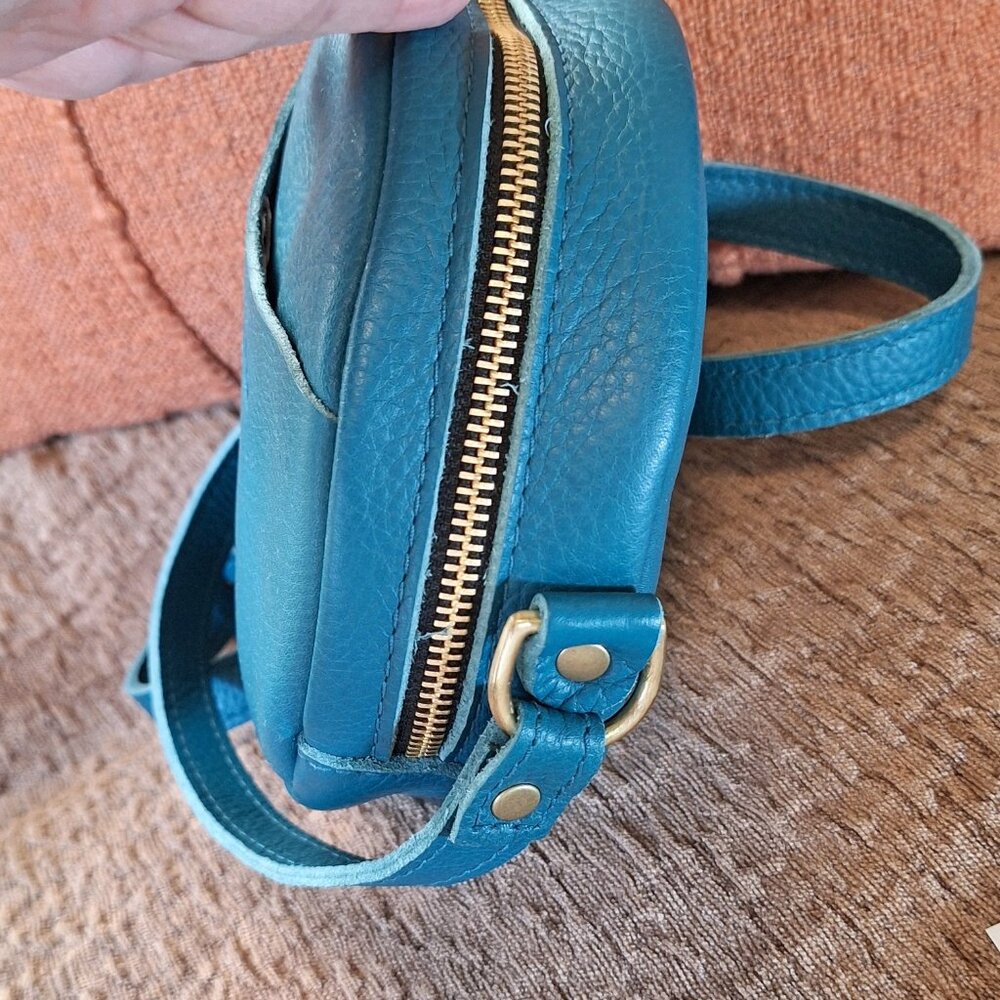 Portland Leather Goods Soul Blue Pebbled Small Circle Crossbody Bag - Picture 8 of 9